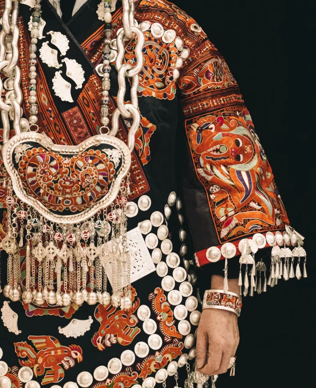 Miao Ethnic Ribbon Weaving (ICH·National Level) 苗族织带(国家级非遗)