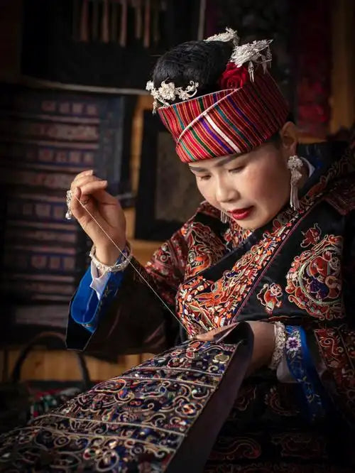 Miao Ethnic Ribbon Weaving (ICH·National Level) 苗族织带(国家级非遗)