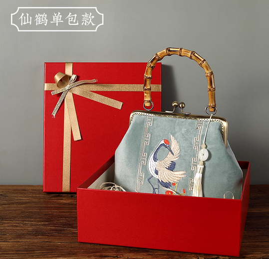 Type- E  中国非遗手工刺绣手包 Chinese intangible cultural heritage handmade embroidery handbag  （请勿购买，这是额外送给您的礼物！） (Please do not purchase, this is a gift for you!)