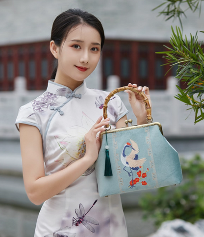 Type- E  中国非遗手工刺绣手包 Chinese intangible cultural heritage handmade embroidery handbag  （请勿购买，这是额外送给您的礼物！） (Please do not purchase, this is a gift for you!)