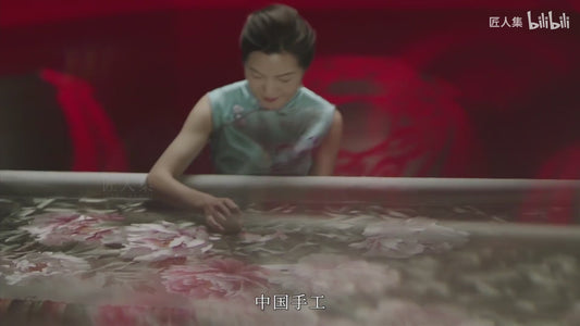 Chinese Intangible Cultural Heritage: Embroidery/‌中国非物质文化遗产：刺绣